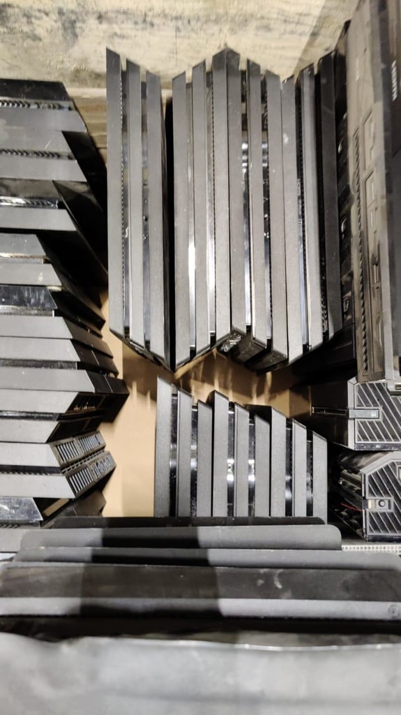 Job Lot of 173x PlayStation 4 Consoles – Fat, Slim & Pro Models – £3,795 Total