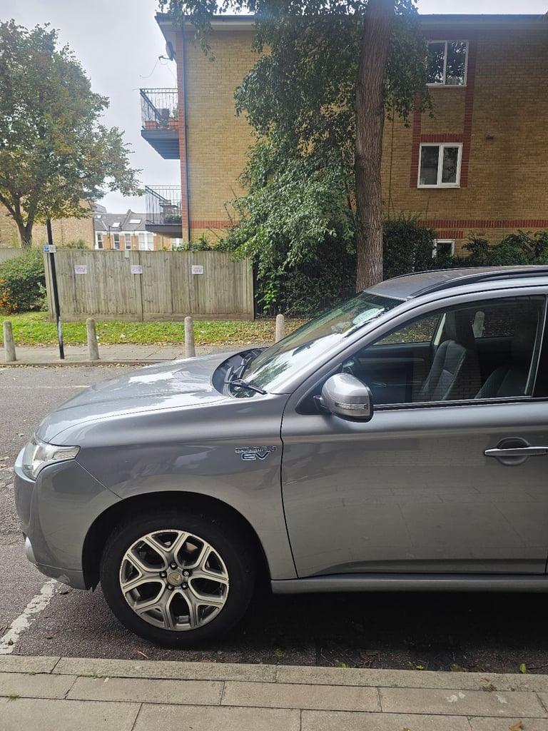 Mitsubishi, OUTLANDER, Estate, 2015, Other, 1998 (cc), 5 doors