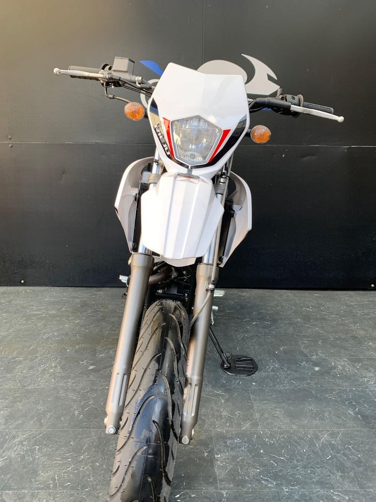 RIEJU MRT 125 cc 2025 VERY LOW MILEAGE HPI CLEAR 125cc SUPERMOTO 339 MILES!!