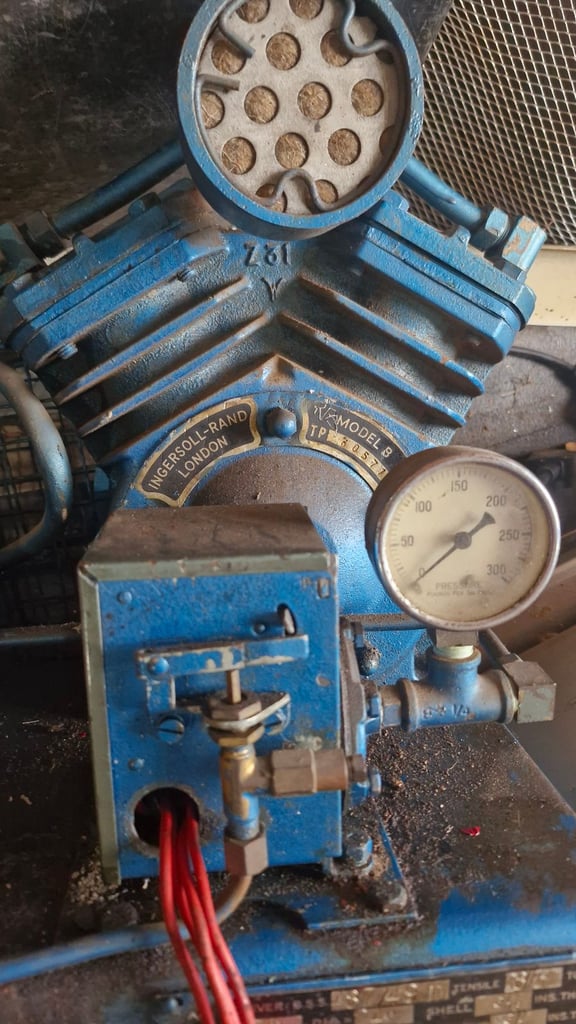 Vintage Ingersol Rand Model B Air Compressor 1960s
