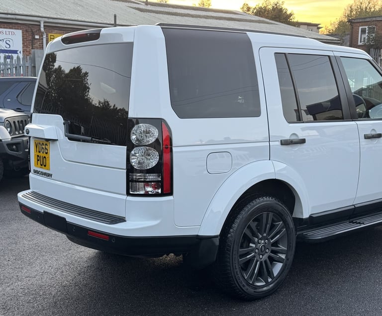2016 Land Rover Discovery 3.0 SD V6 Graphite SUV 5dr Diesel Auto 4WD Euro 6 (s/s) (256 bhp) ESTAT...