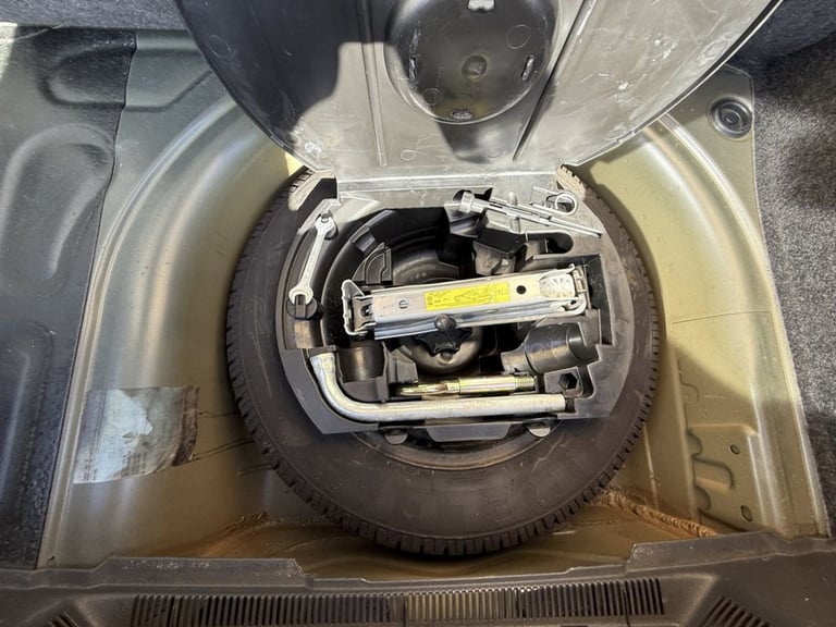 2003 Volkswagen Polo 1.2 S Hatchback 5dr Petrol Manual (144 g/km, 55 bhp) Hatchback Petrol Manual