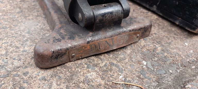 Dunlop Standard classic car foot pump footpump