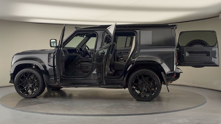 2024 Land Rover Defender 3.0 D250 X-Dynamic HSE 110 5dr Auto ESTATE DIESEL Automatic