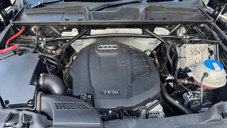 AUDI Q5 2.0 TFSI S line S Tronic quattro Euro 6 (s/s) 5dr Grey Auto Petrol 2017