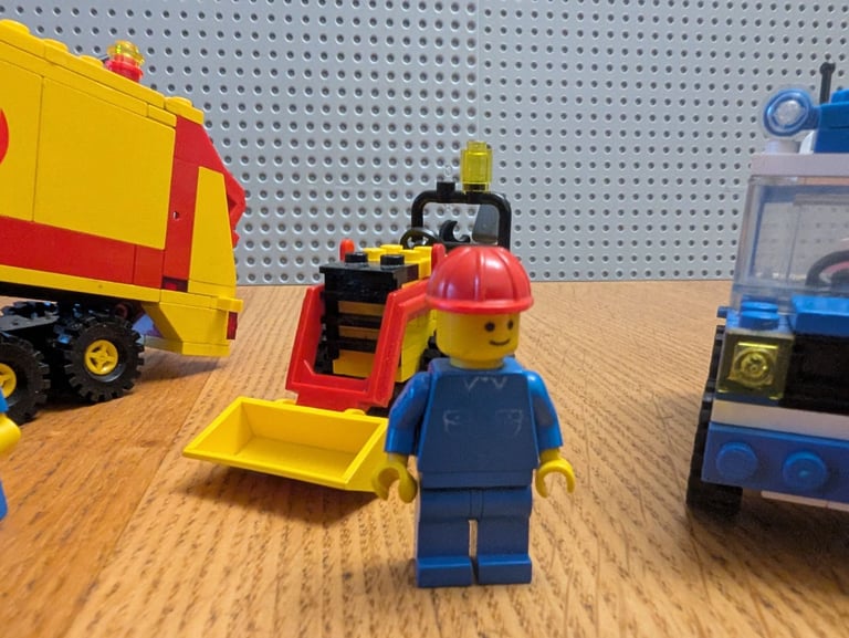 Lego 6698 RV Speed Boat / Lego 6693 Bin Lorry / Lego 6630 Bucket Loader. Complete.