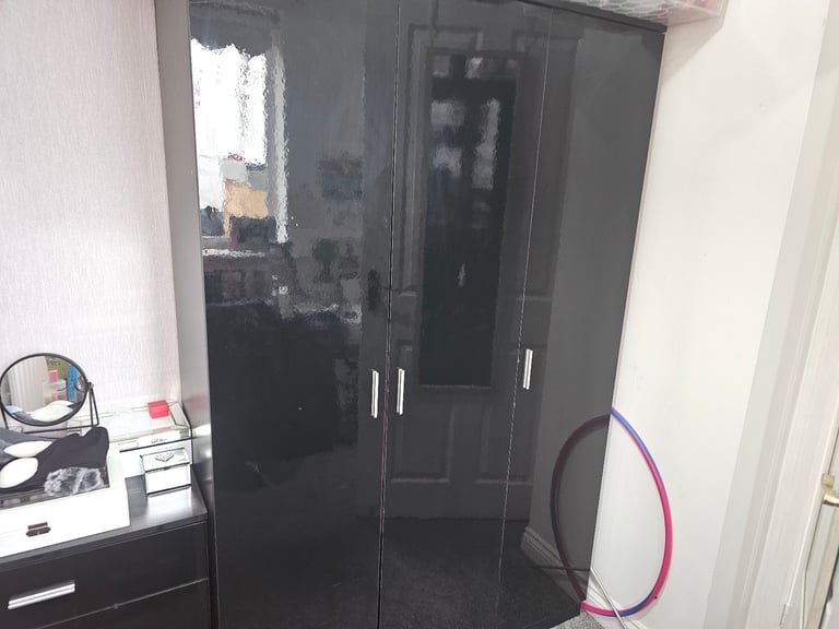image for 1x3 door wardrobe 1x chest of drawers and 2x bedside cabinets 