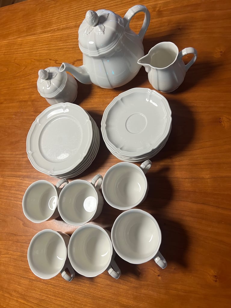 Villeroy and Boch Manoir Porcelain Tea Service