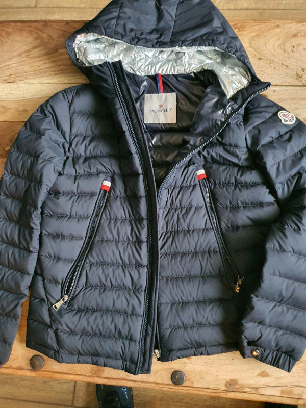 Moncler junior outlet sale