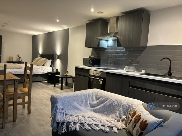 image for Studio flat in Bolton Road, Bradford, BD1 (#2643641)