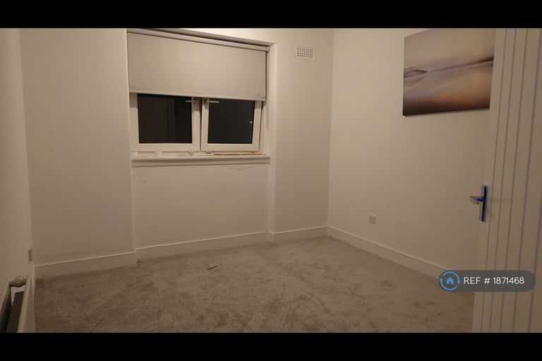 2 bedroom flat in Parkneuk Road, Glasgow, G43 (2 bed) (#1871468)