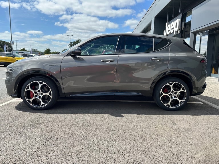2025 Alfa Romeo Tonale 1.5 MHEV Veloce 5dr Auto Hatchback Petrol Automatic