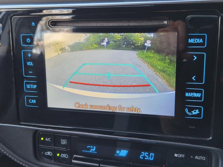 2018 Toyota Auris 1.8 VVT-h Icon Tech Hatchback 5dr Petrol Hybrid CVT Euro 6 (s/s) (136 ps) Hatch...