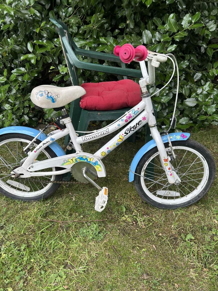 image for 16 inch wheels Townshend Skye girls bike
