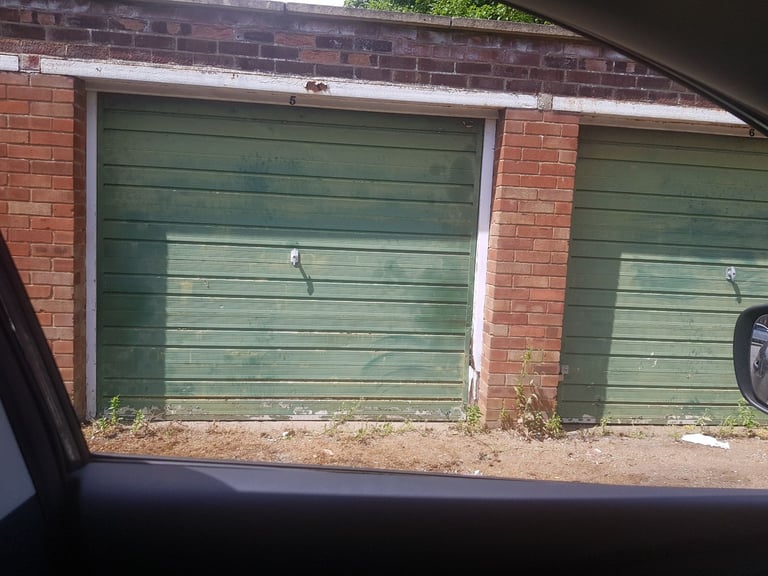 Garage to rent