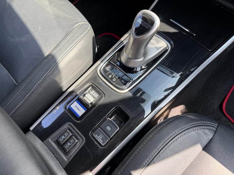 2019 68 REG MITSUBISHI OUTLANDER 2.4 PHEV AUTOMATIC DAMAGED REPAIRABLE SALVAGE