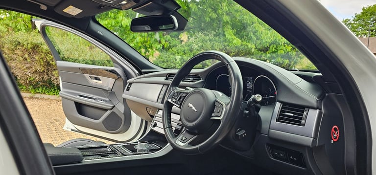 2016 Jaguar XF R-Sport 2.0D 180 Automatic 