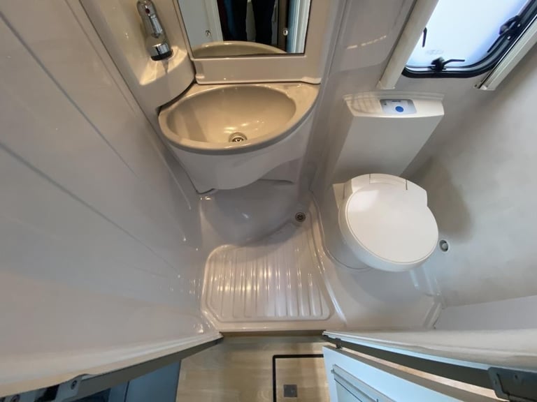 2009 SWIFT SUNDANCE 590RL 4 BERTH MOTORHOME