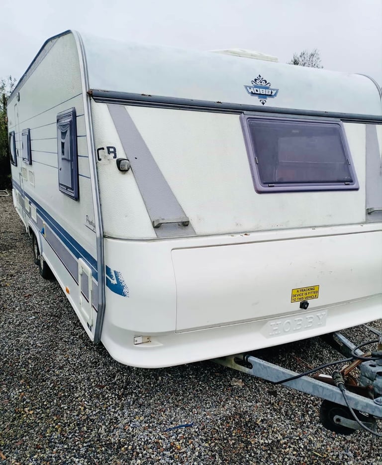 2005 Fixed bed hobby caravan 