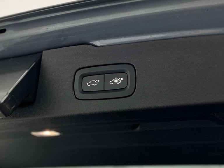 2023 Volvo V60 2.0 V60 Ultimate B4 MHEV Auto 5dr Estate Hybrid Automatic