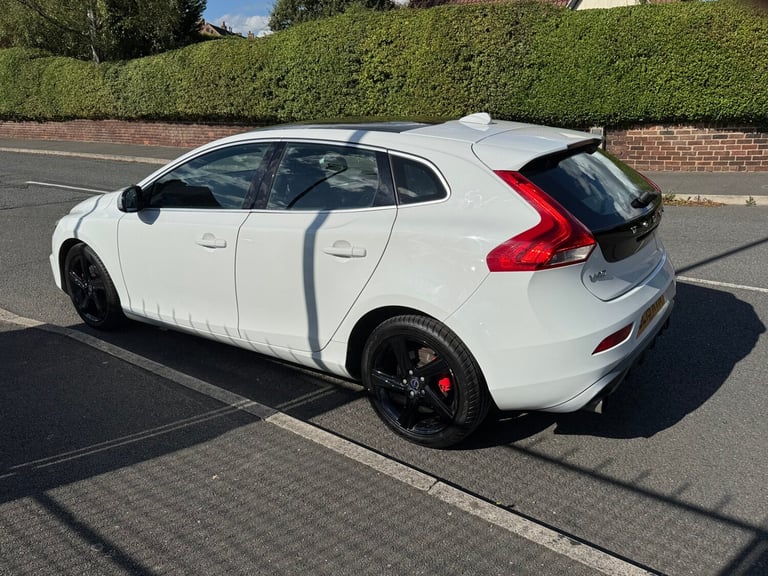2015 Volvo V40 T2 R DESIGN 5dr ULEZ HATCHBACK Petrol Manual
