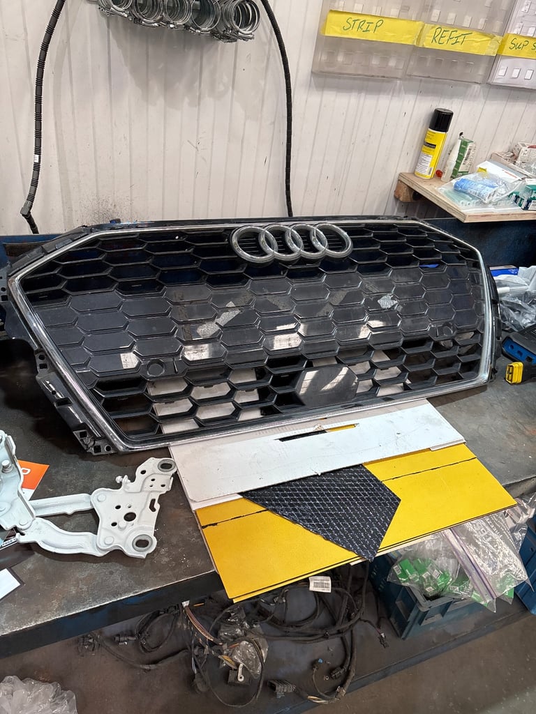 Audi A3 front bumper center grill