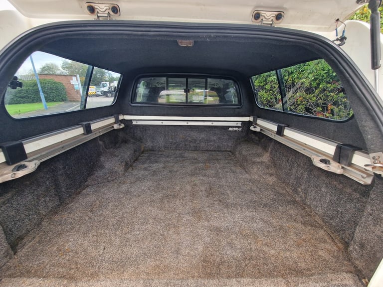 2012 Nissan Navara Double Cab Pick Up Outlaw 3.0dCi V6 231 4WD Auto PICK UP Diesel Automatic