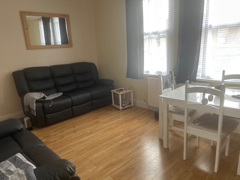 2 bed flat Clapham, needing 3 bed in Wandsworth 