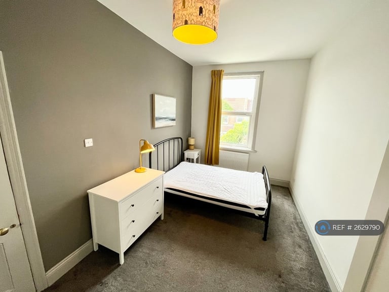 1 bedroom in Gladys Avenue, Portsmouth, PO2 (#2629790)