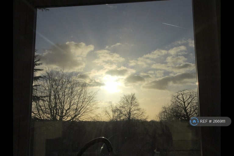 1 bedroom flat in Rossiter Lodge, Guildford, GU1 (1 bed) (#2669111)