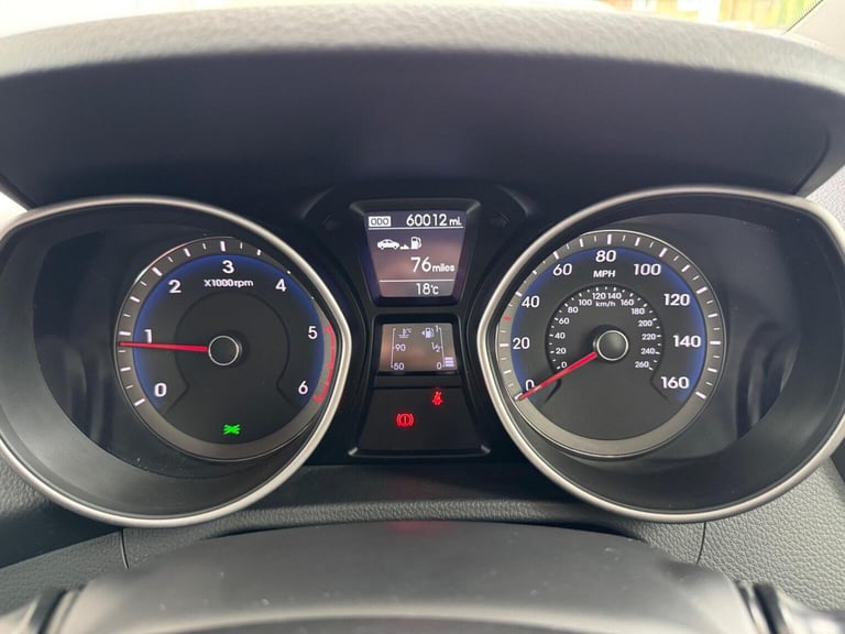 HYUNDAI I30 1.6 CRDi Blue Drive Active Tourer Euro 5 (s/s) 5dr 2014