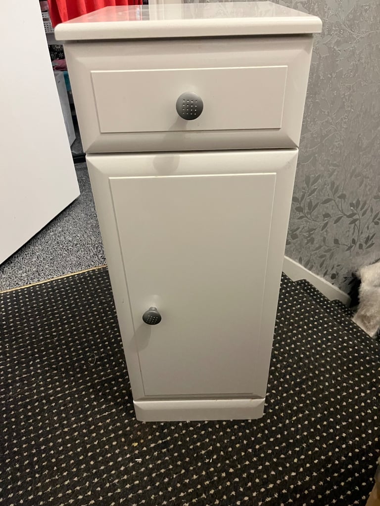 image for Bathroom unit cupboard/bedside unit white vgc