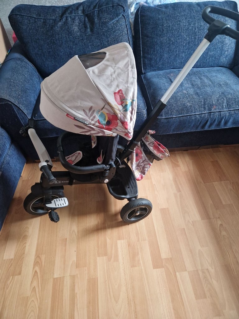 Almost New Girls’ Trike – Barely Used! £70 ono