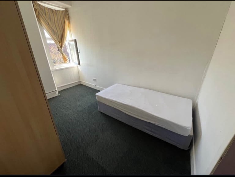 Room in High Street, Leven