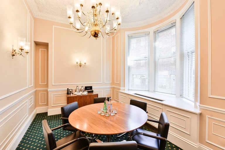 Private Offices From 2 to 44 in Mayfair Rent Space with All Inclusive