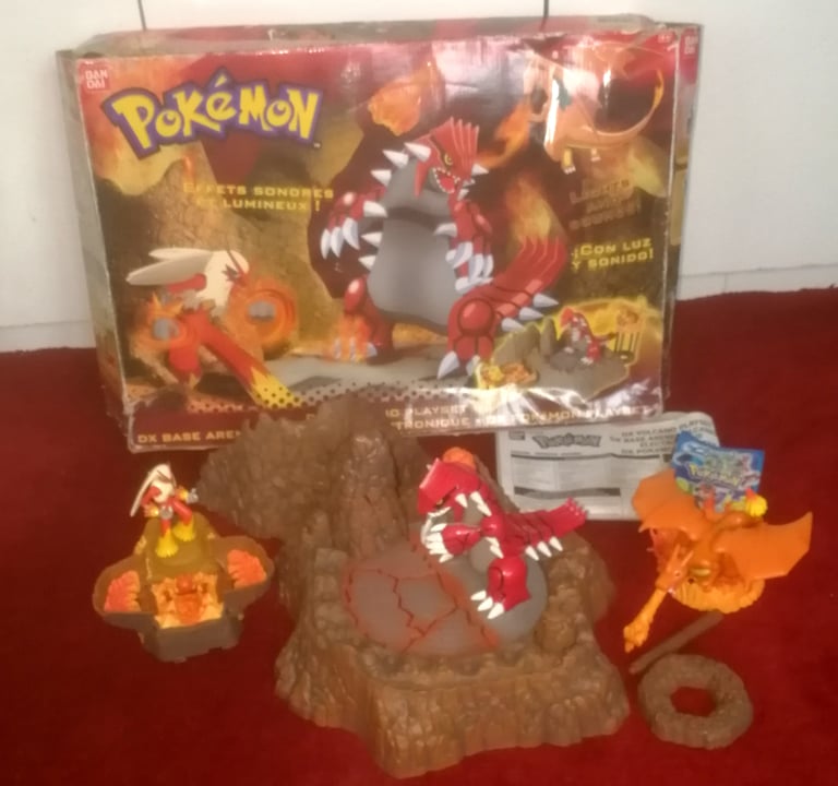 Pokemon DX Volcano Playset With Lights & Sounds 3 Figures Bandai 2005