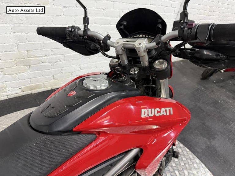 2014 Ducati Hyperstrada 821 821 Naked Petrol Manual Euro 3 (104 ps) Naked Petrol Manual