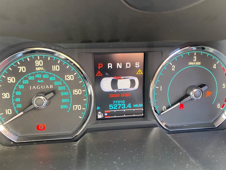 2013 Jaguar XF 3.0d V6 Premium Luxury 4dr Auto Diesel