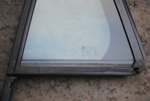 VAUXHALL ASTRA K ESTATE PASSENGER SIDE REAR DOOR QUARTER GLASS WINDOW AND SEAL