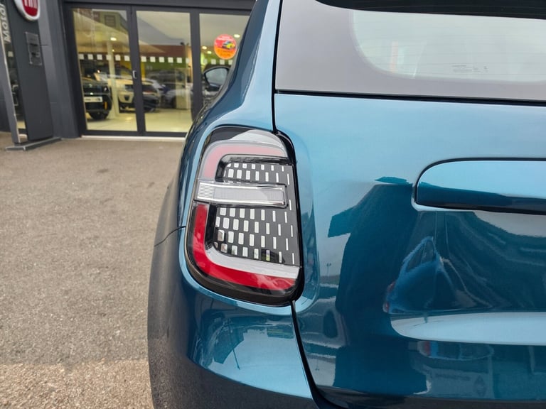 2025 Fiat 600 1.2 Hybrid 48V 5dr eDCT-6 Hatchback Petrol Automatic