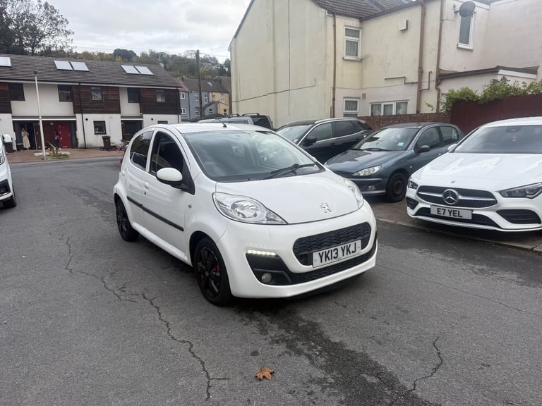 Peugeot, 107, Hatchback, 2013, Manual, 998 (cc), 5 doors