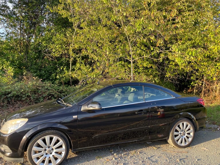 VAUXHALL ASTRA 1.8 VVT EXCLUSIVE TWINTOP CONVERTIBLE 57 REG MOT JULY 8TH 2026 LOW INSURANCE