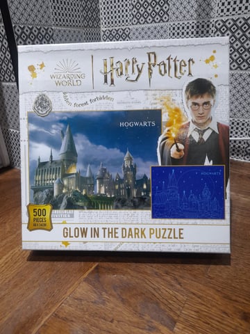 This Harry Potter Hogwarts Puzzle Glows In The Dark