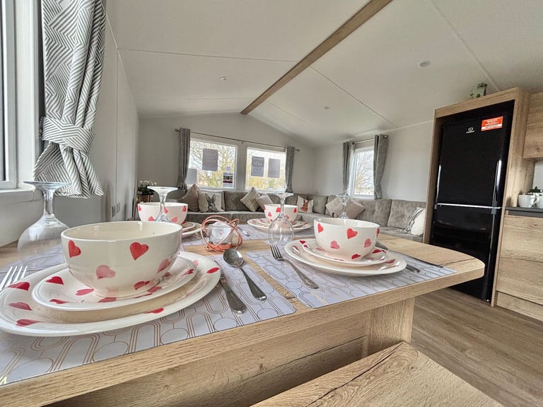 BRAND NEW STATIC CARAVAN FOR SALE AT BROADLAND SANDS HOLIDAY PARK - 11.5 MONTH OWNER SEASON