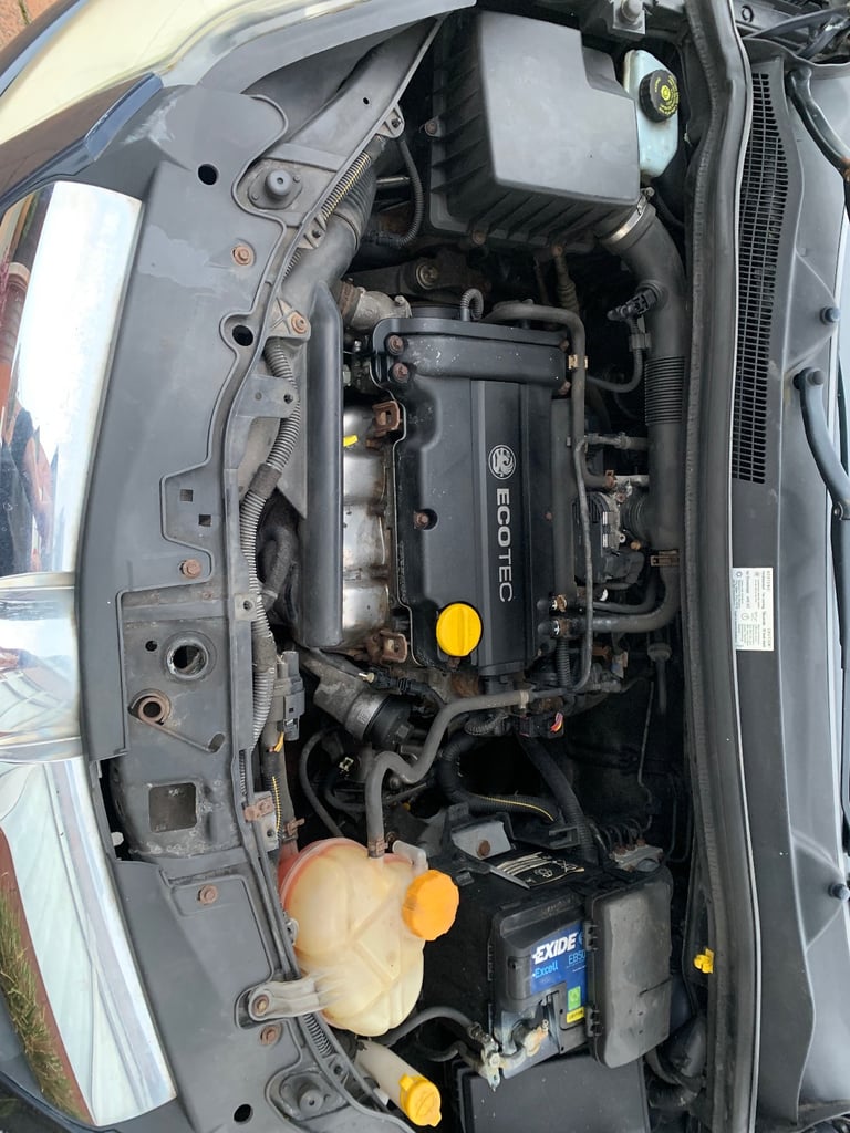 Vauxhall corsa 1.4 petrol , manual , 2008 - Image 12