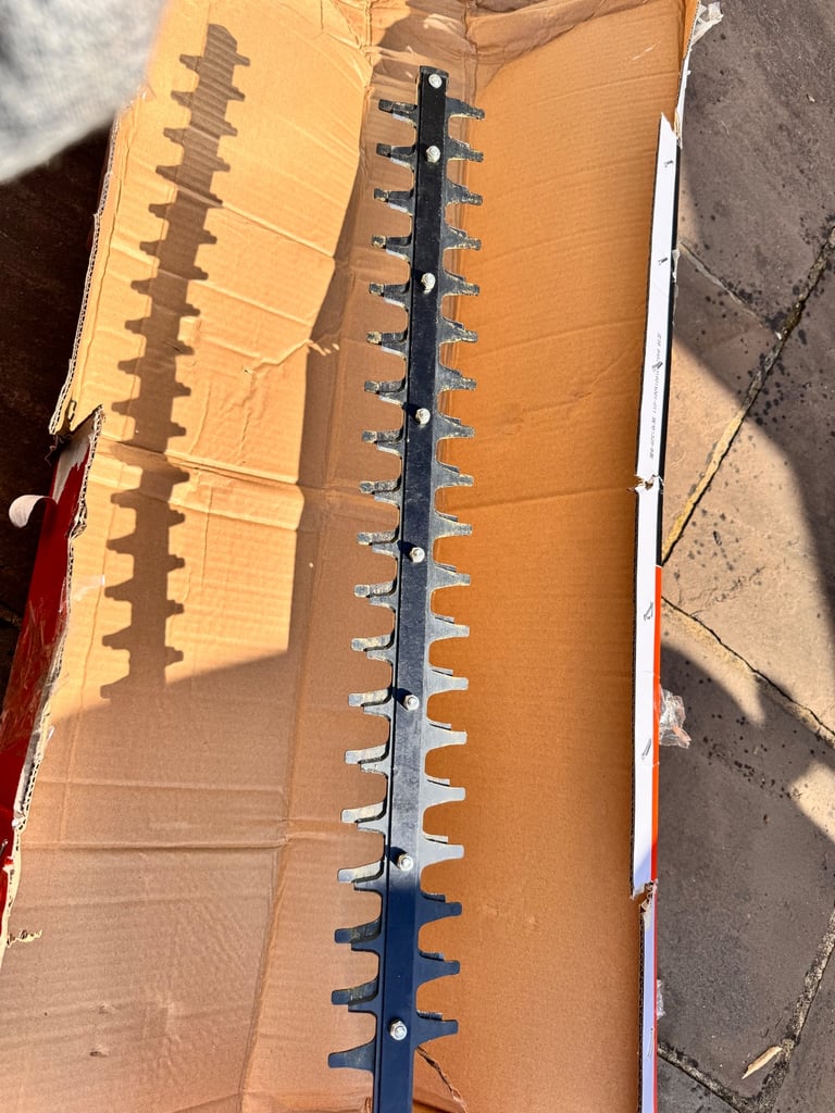 Black & Decker  PH5551 51cm 550W Electric Pole Hedge Trimmer