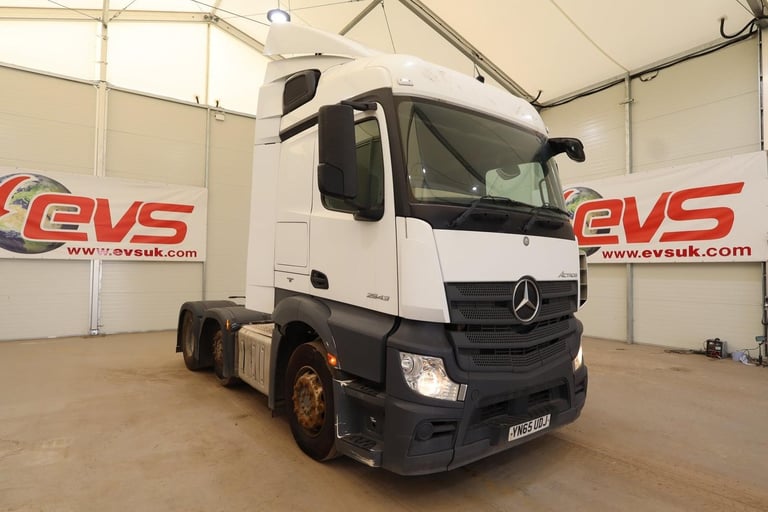 2015 (65 PLATE) Mercedes Benz Actros 2543 6x2 Euro 6 Tractor Units