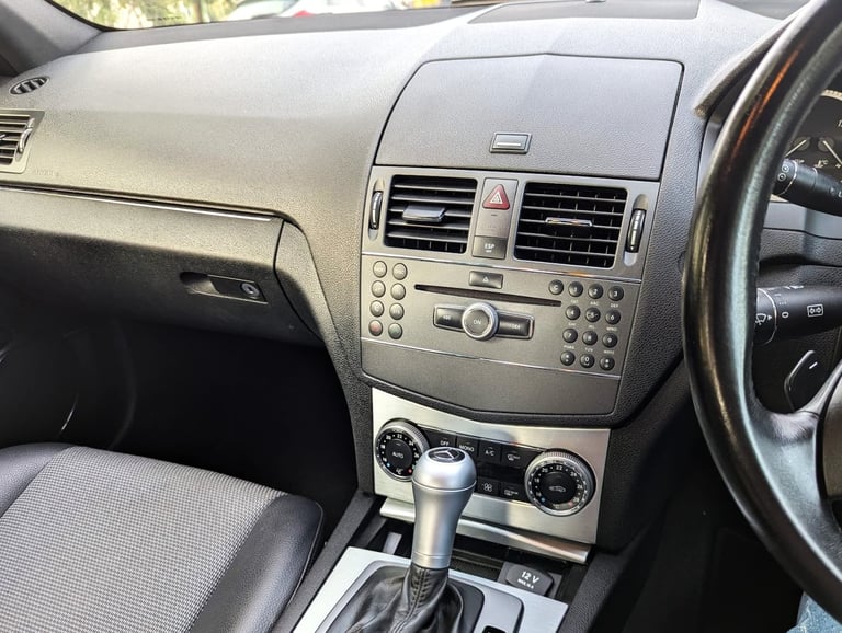 2010 Mercedes-Benz C-Class C180 CGI BlueEFFICIENCY Sport 4dr Auto SALOON Petrol Automatic