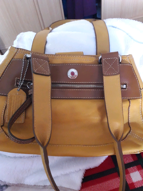 Beautiful leather bag !!