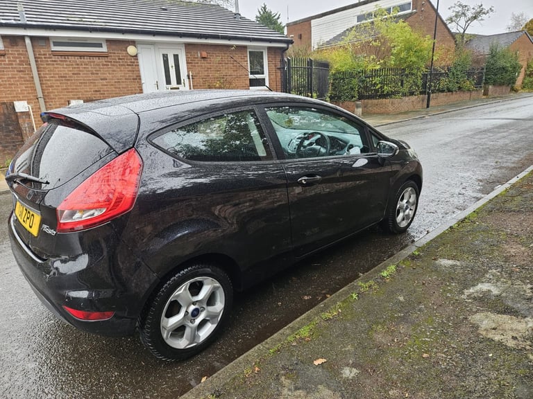 ford fiesta 2011 Edge black 1.2 petrol 